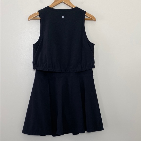 Athleta Venture Out Dress Black Sporty Featherweight Stretch Size 10 - Picture 4 of 16